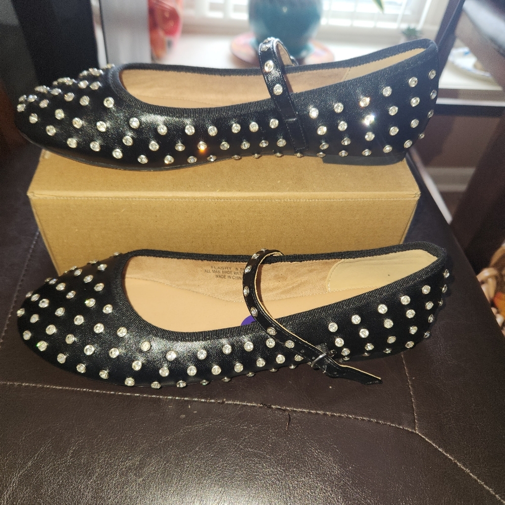 MIDWEEK MARKDOWN House of Harlow Ballet Flats Size 8.5